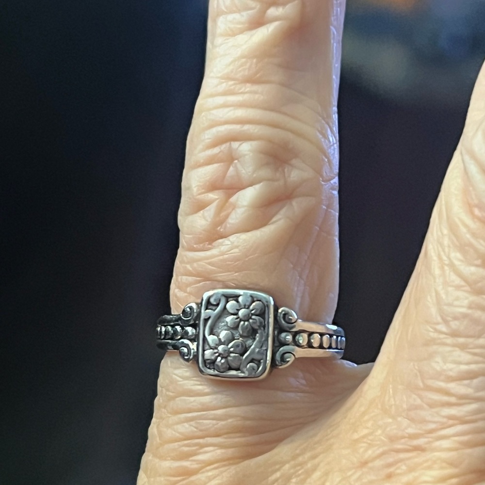 🆕️ Forget Me Not ring - Picture 3 of 7